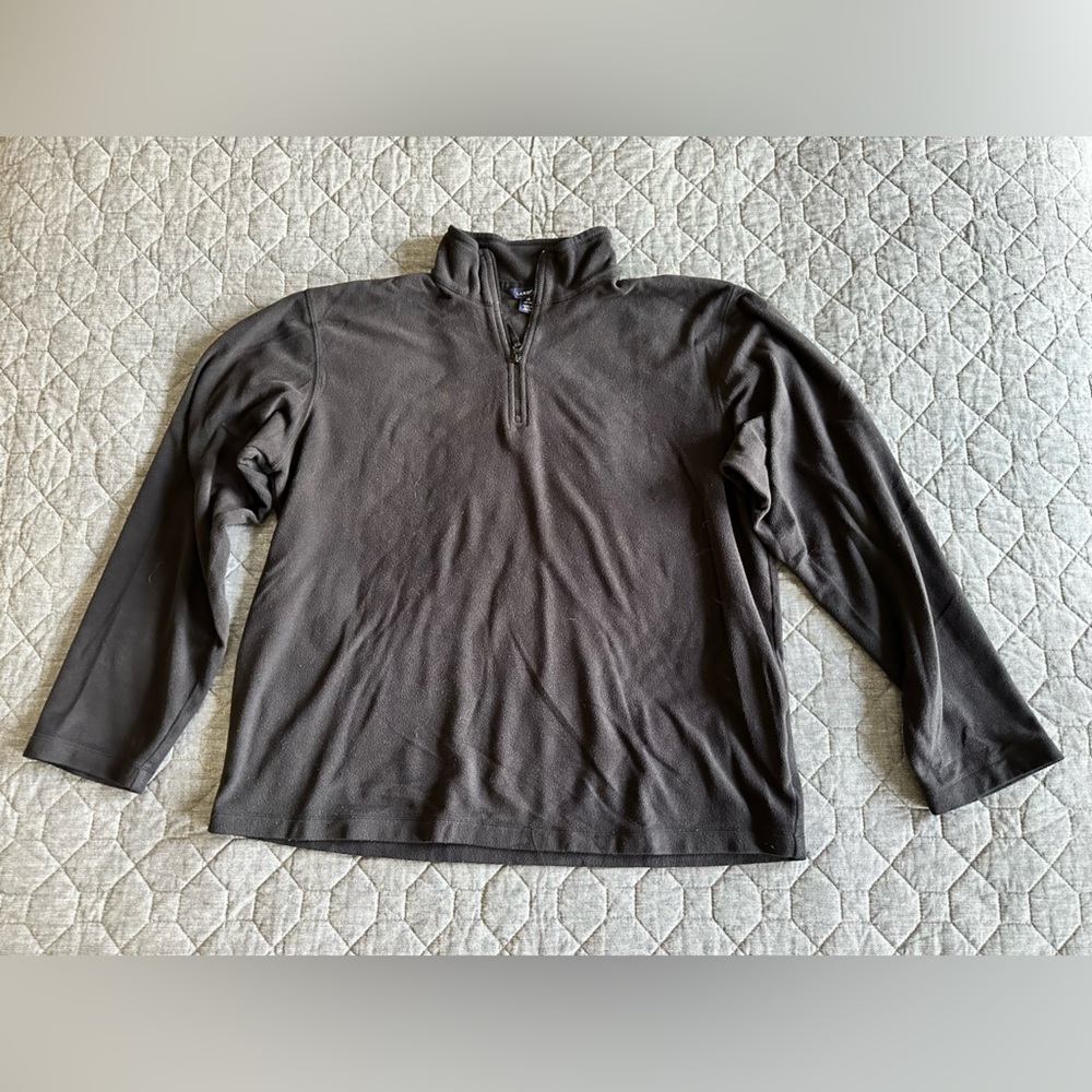Lands End men’s fleece quarter-zip long-sleeved top - size M